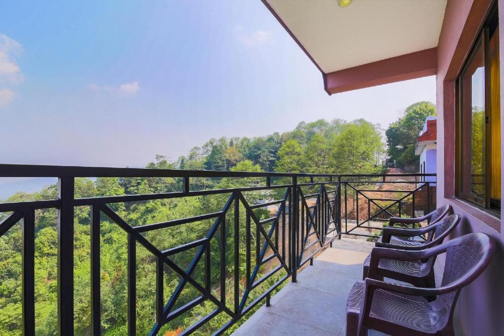 Hotel Everest Window View 나가르코트 외부 사진