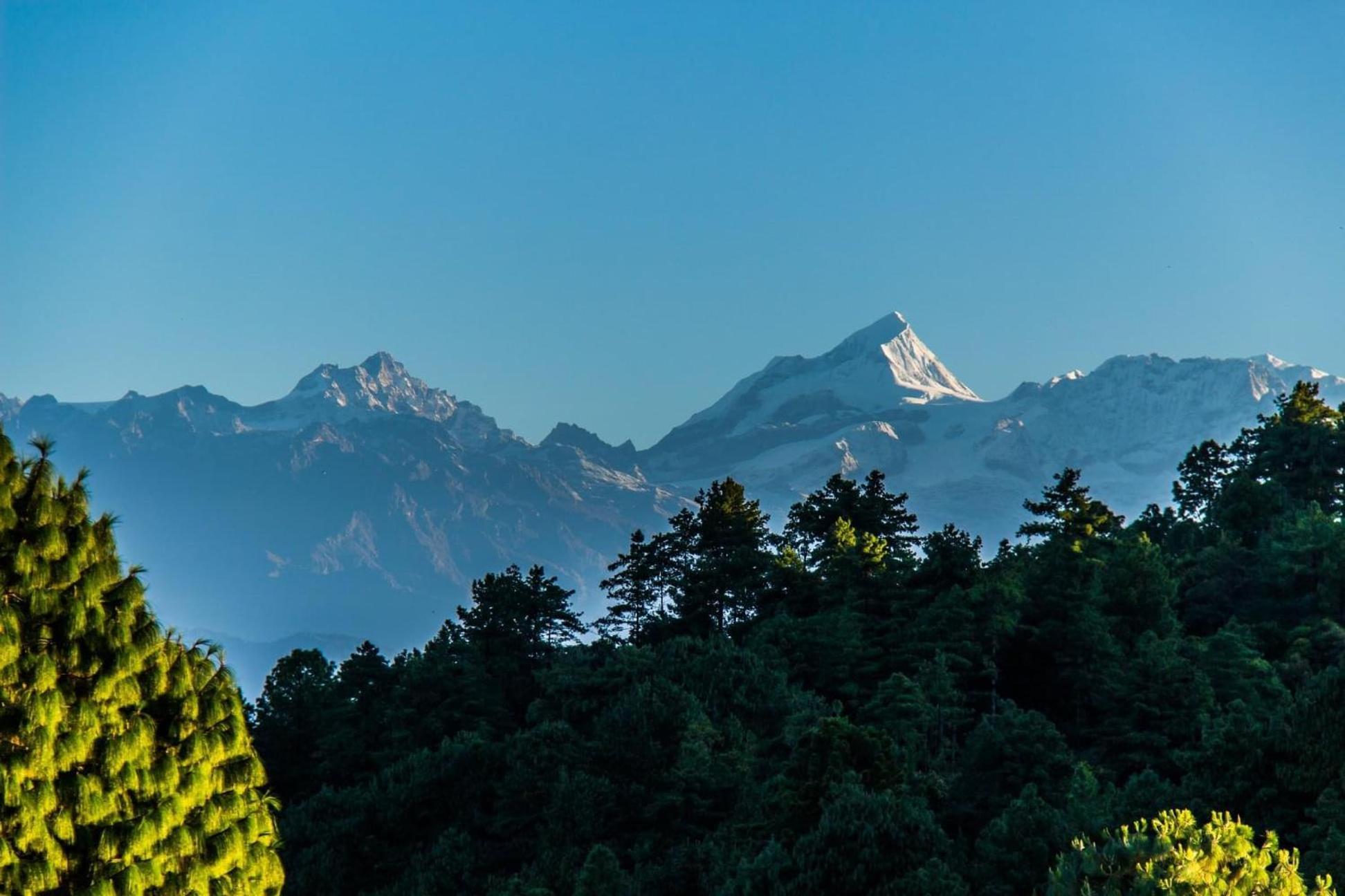 Hotel Everest Window View 나가르코트 외부 사진