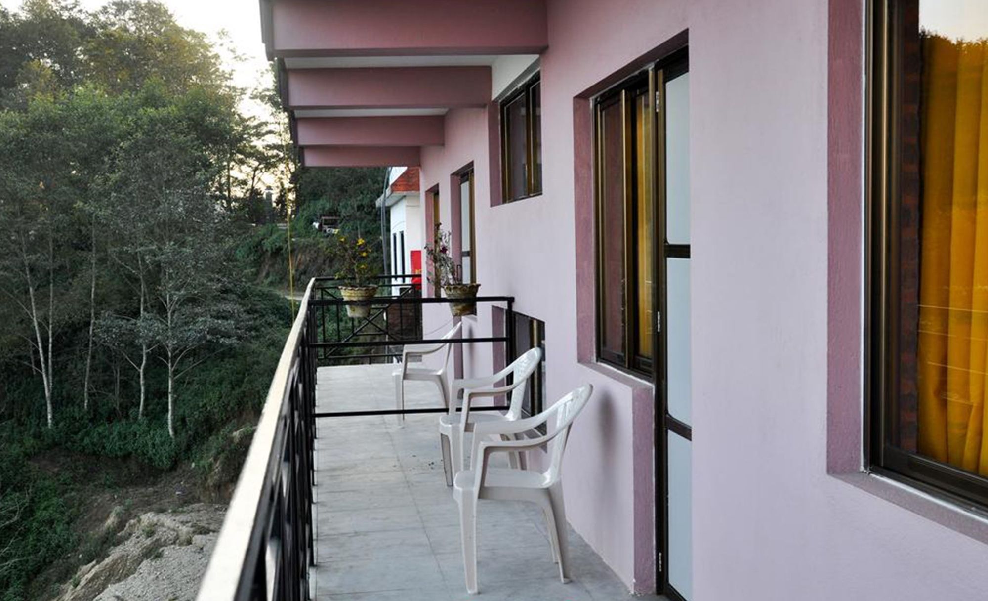 Hotel Everest Window View 나가르코트 외부 사진